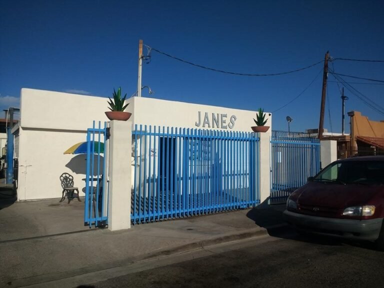 Janes Total Auto Care LLC High Visibility Vending Screen Advertising Location 768x576